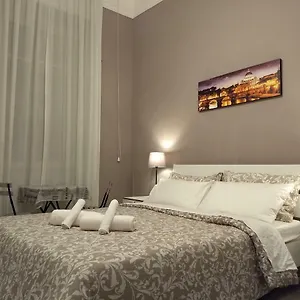 Amoraroma, Economy With Shared Bathrooms Рим